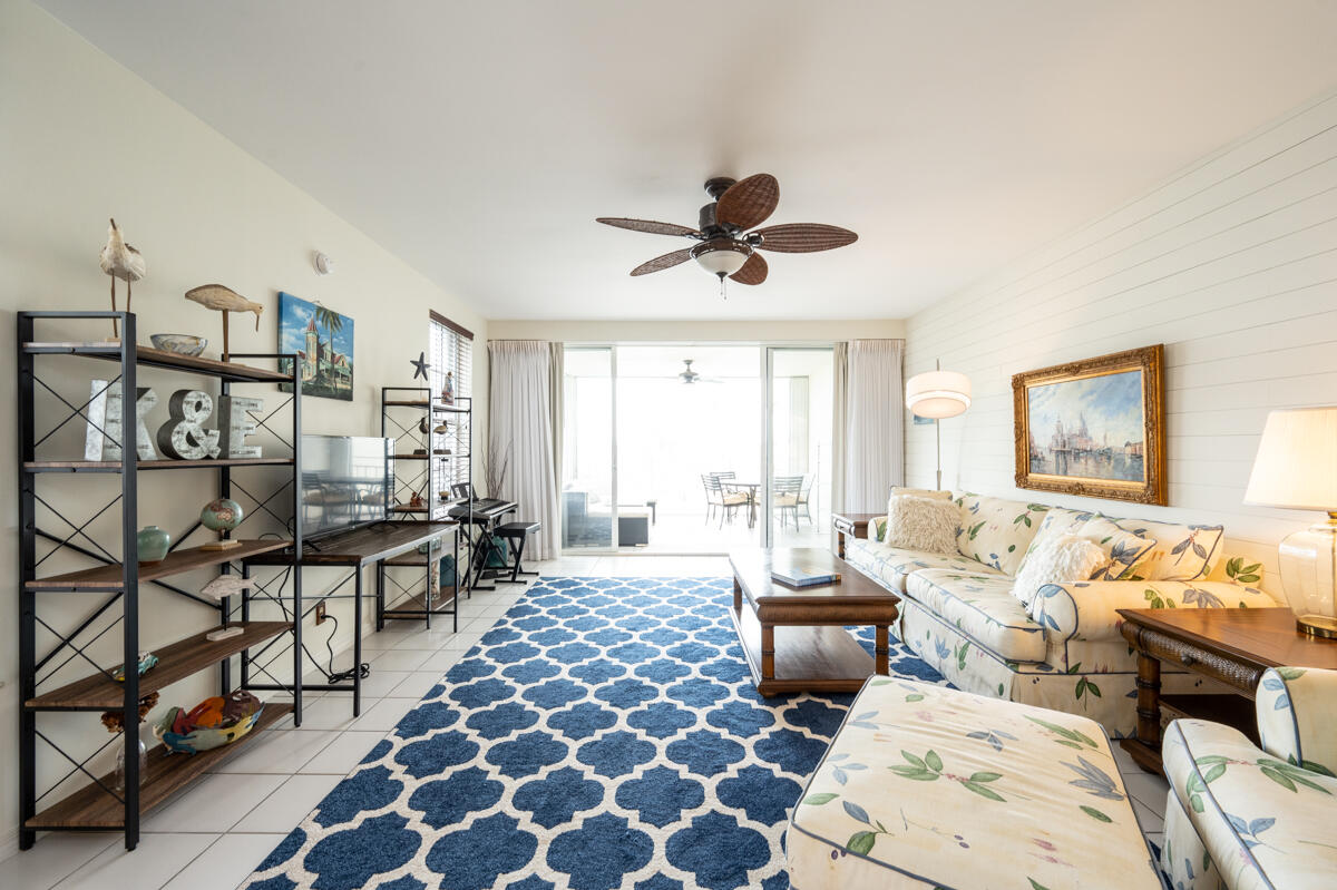 833 Eisenhower Drive Unit: 101