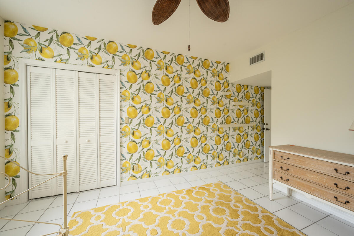 833 Eisenhower Drive Unit: 101