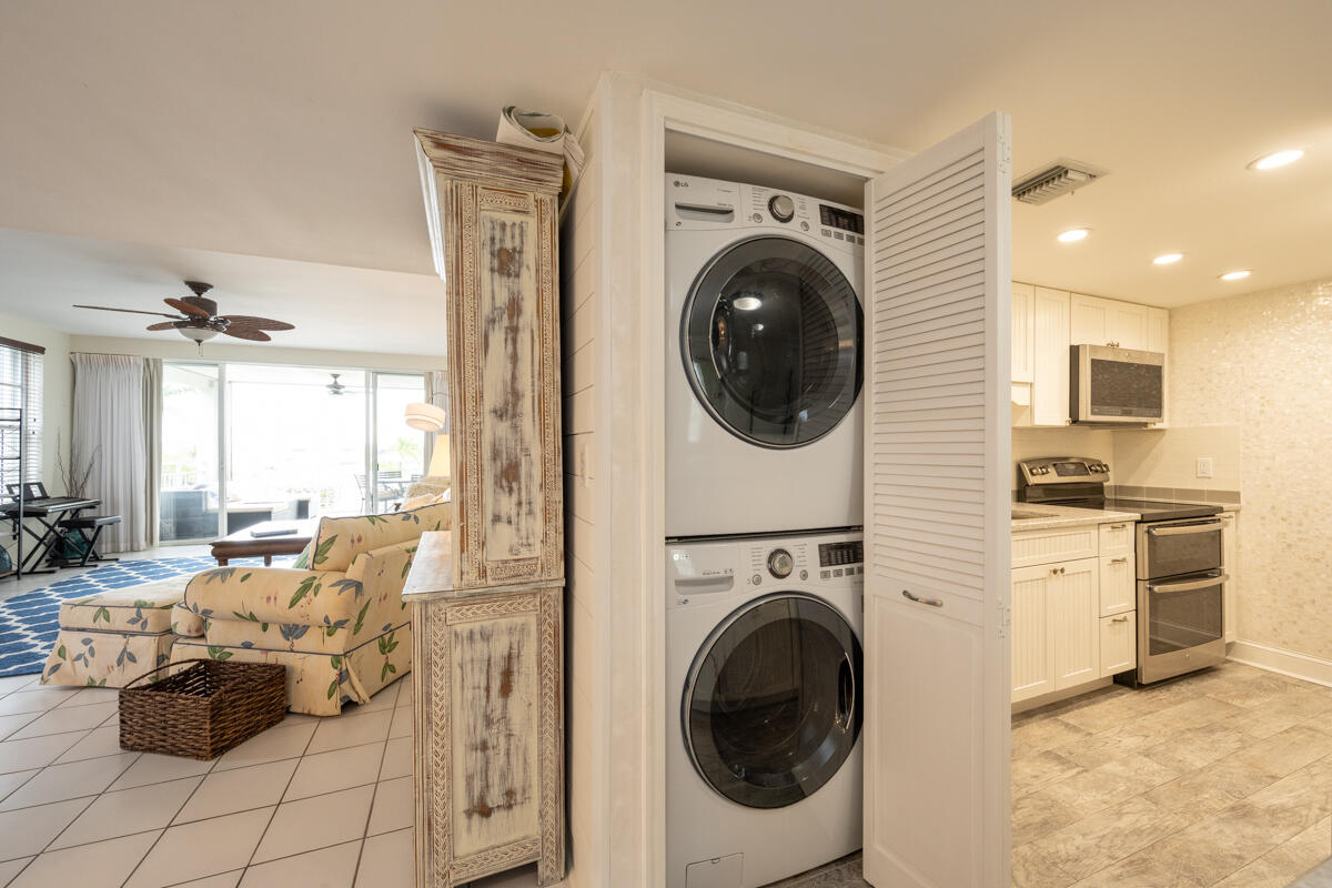 833 Eisenhower Drive Unit: 101