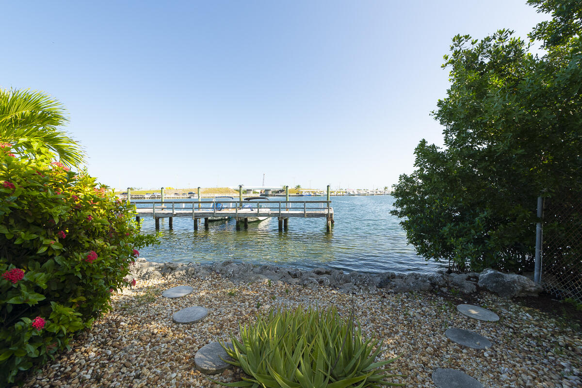 833 Eisenhower Drive Unit: 101