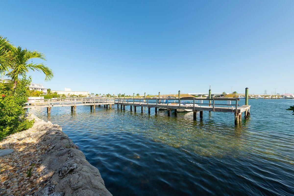 833 Eisenhower Drive Unit: 101