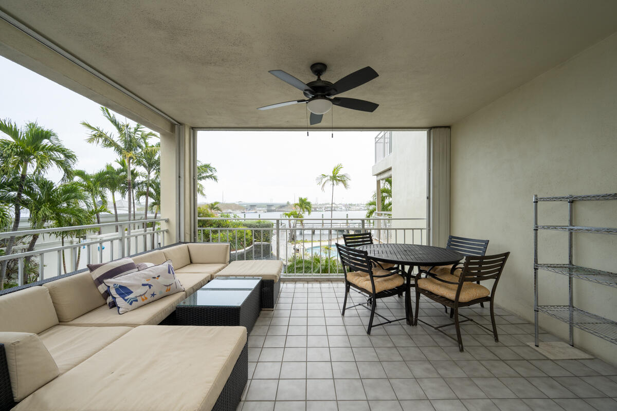 833 Eisenhower Drive Unit: 101