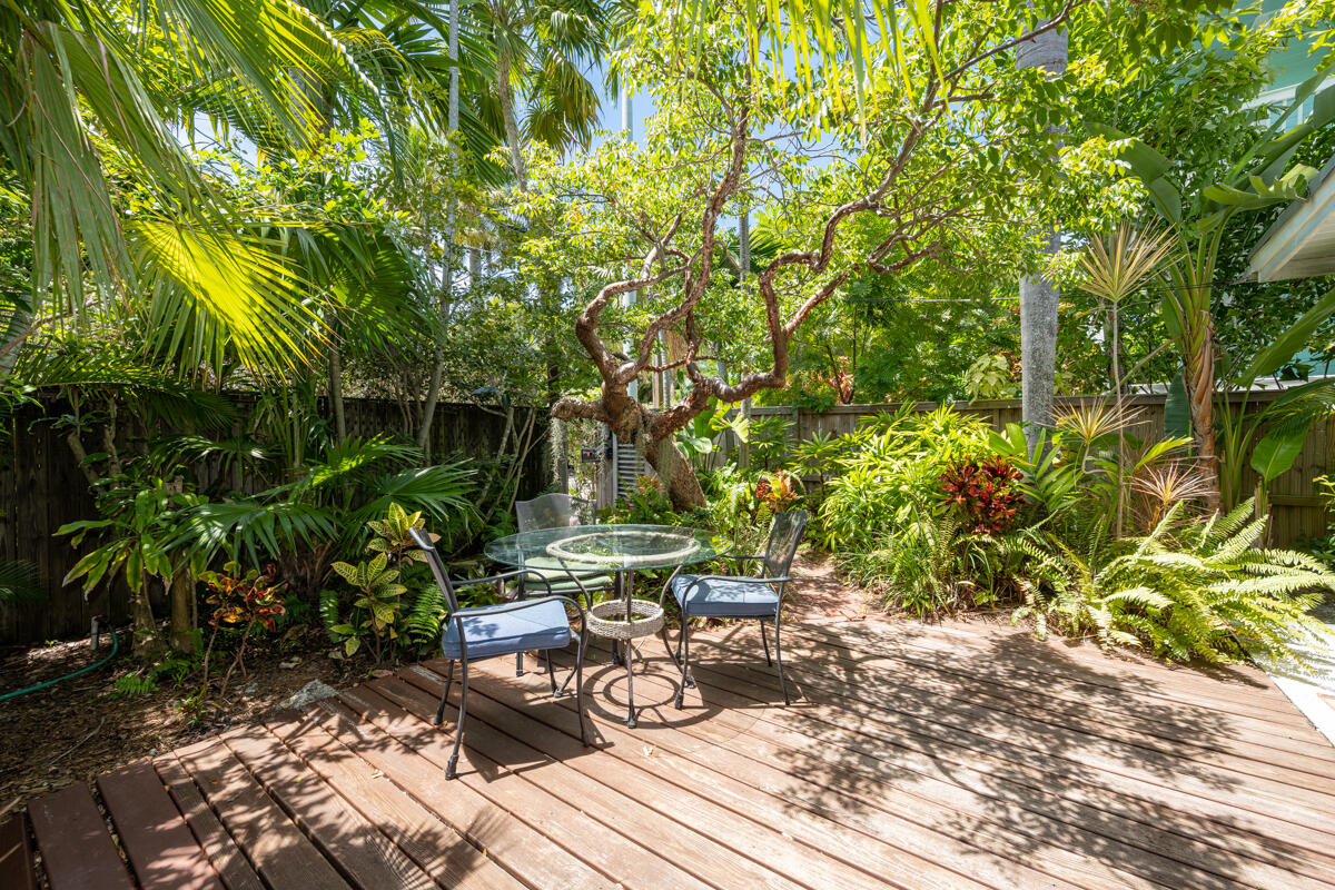 1415 Von Phister Street