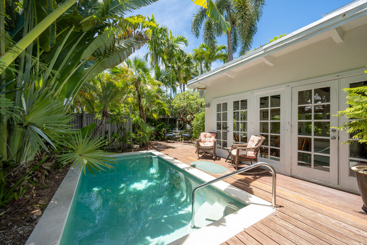 1415 Von Phister Street