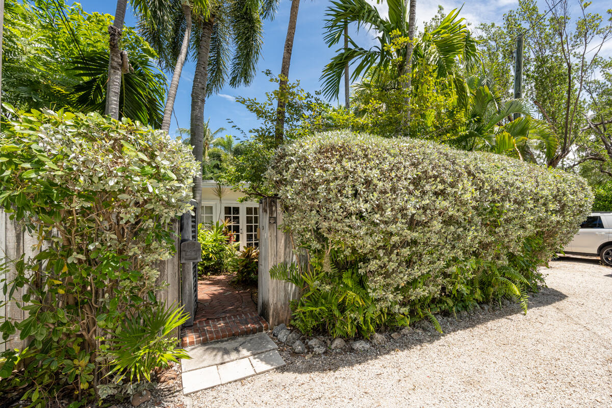 1415 Von Phister Street