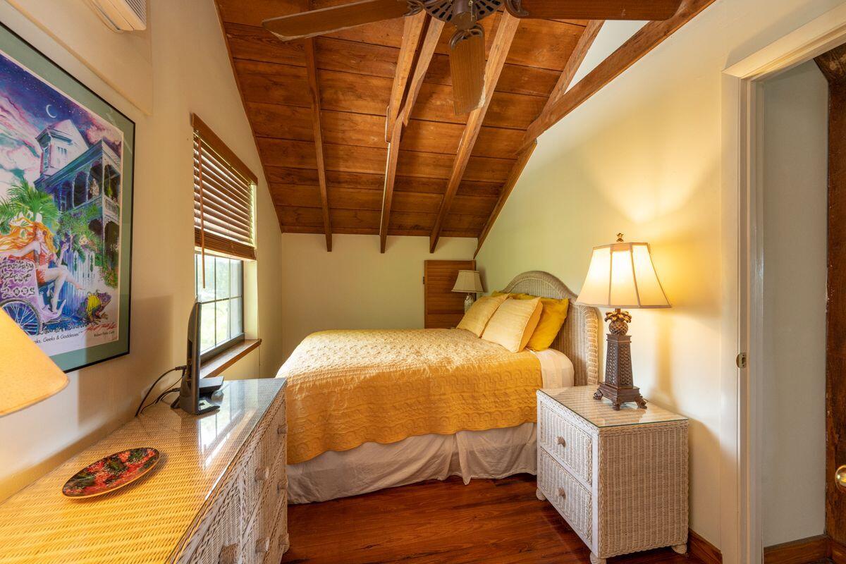 313 Catherine Street Unit: 3