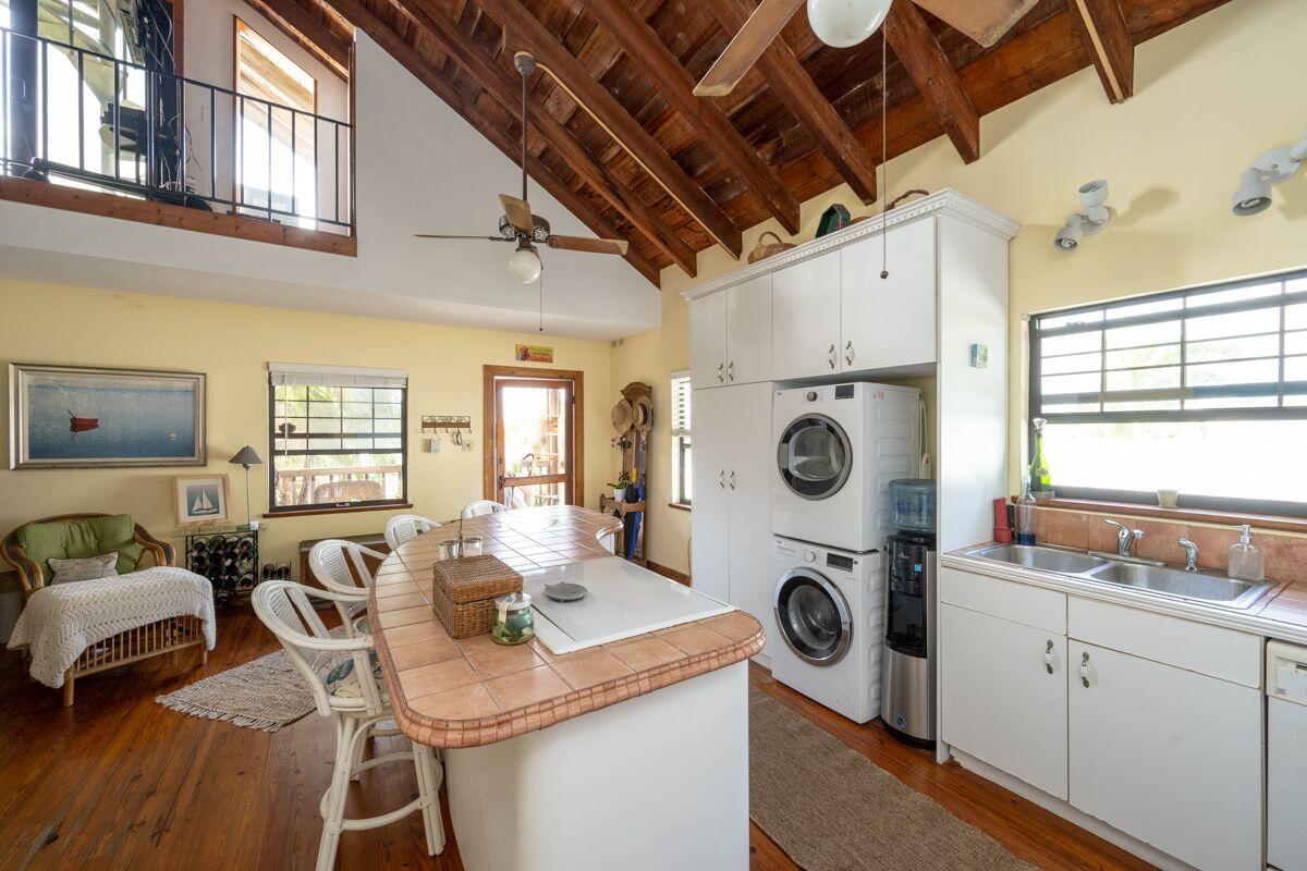 313 Catherine Street Unit: 3