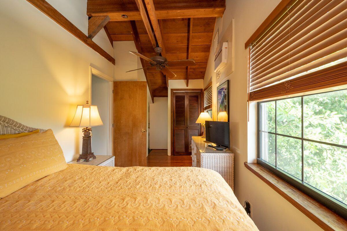 313 Catherine Street Unit: 3