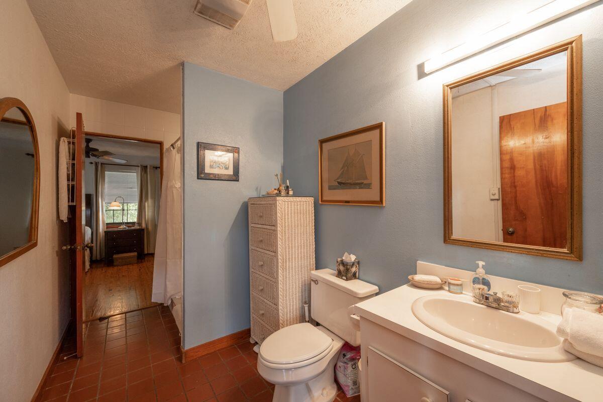 313 Catherine Street Unit: 3