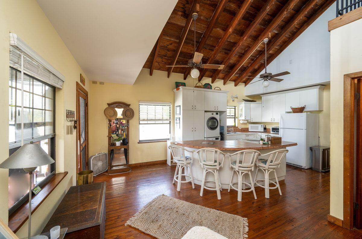 313 Catherine Street Unit: 3