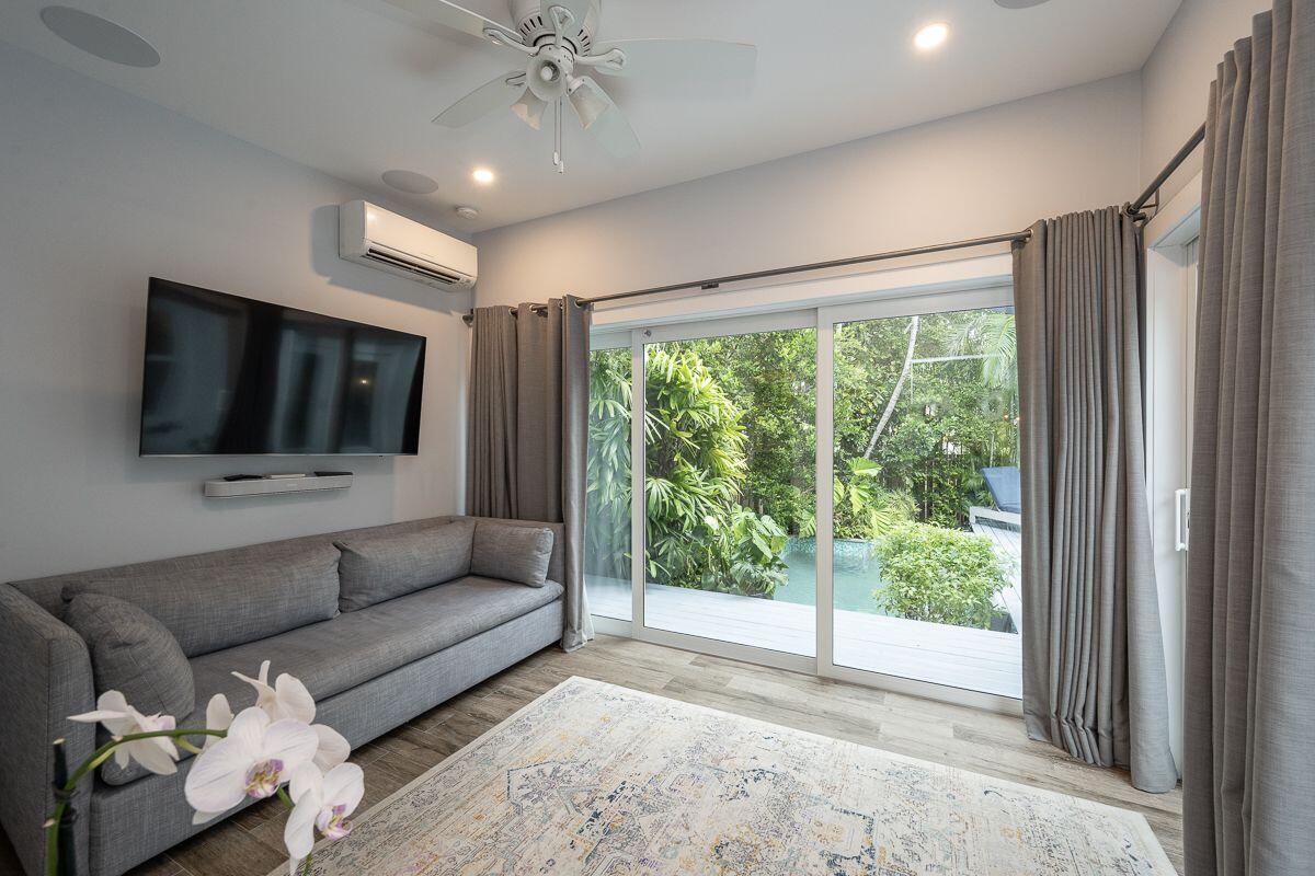 1231 Washington Street