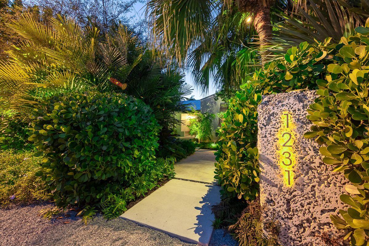 1231 Washington Street