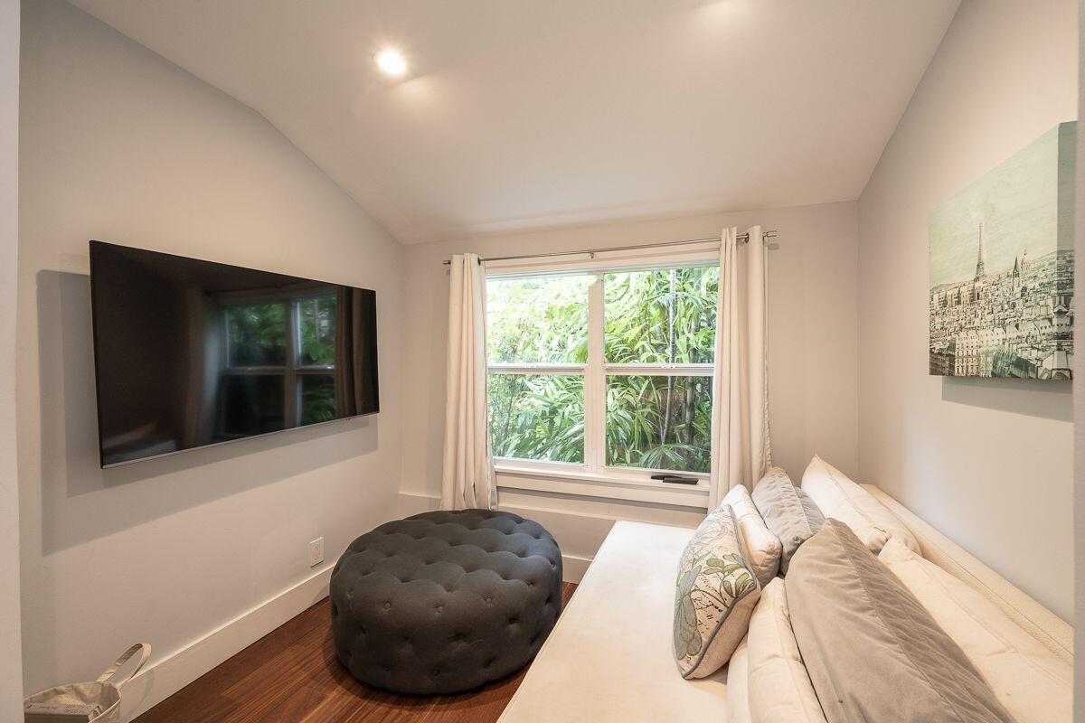 1231 Washington Street