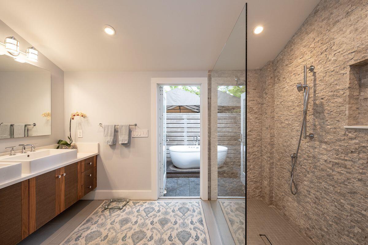 1231 Washington Street