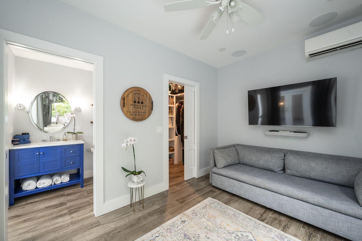 1231 Washington Street