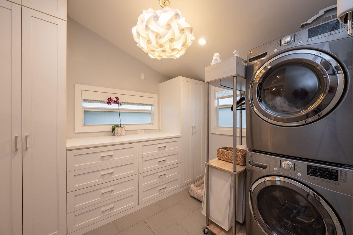 1231 Washington Street