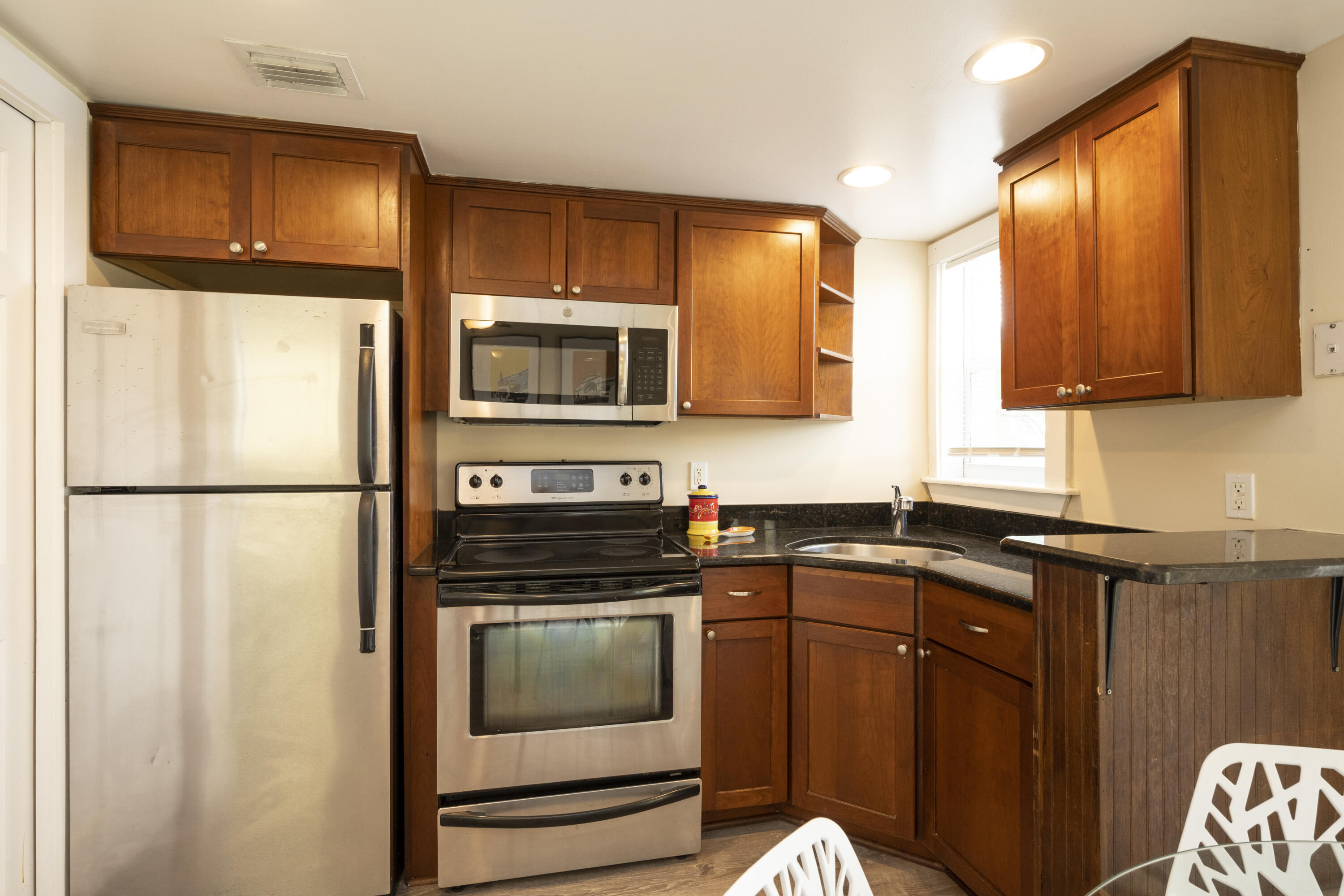 201 Coppitt Road Unit: 106B