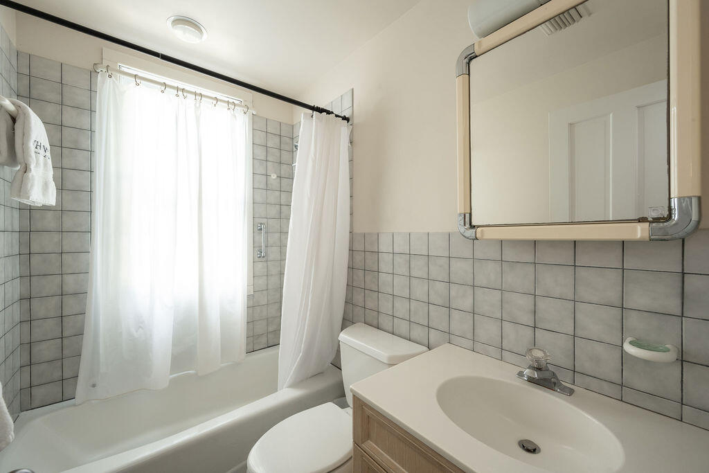 1310 Catherine Street Unit: 1