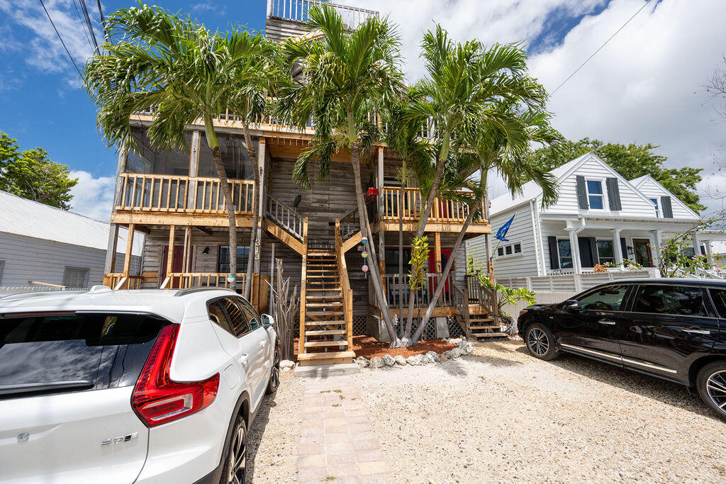 313 Catherine Street Unit: 4