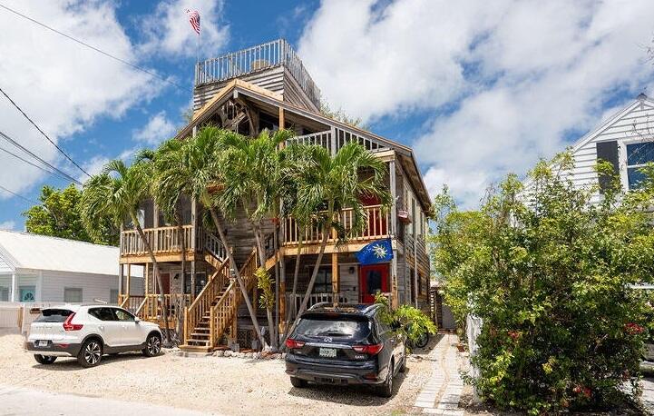 313 Catherine Street Unit: 4