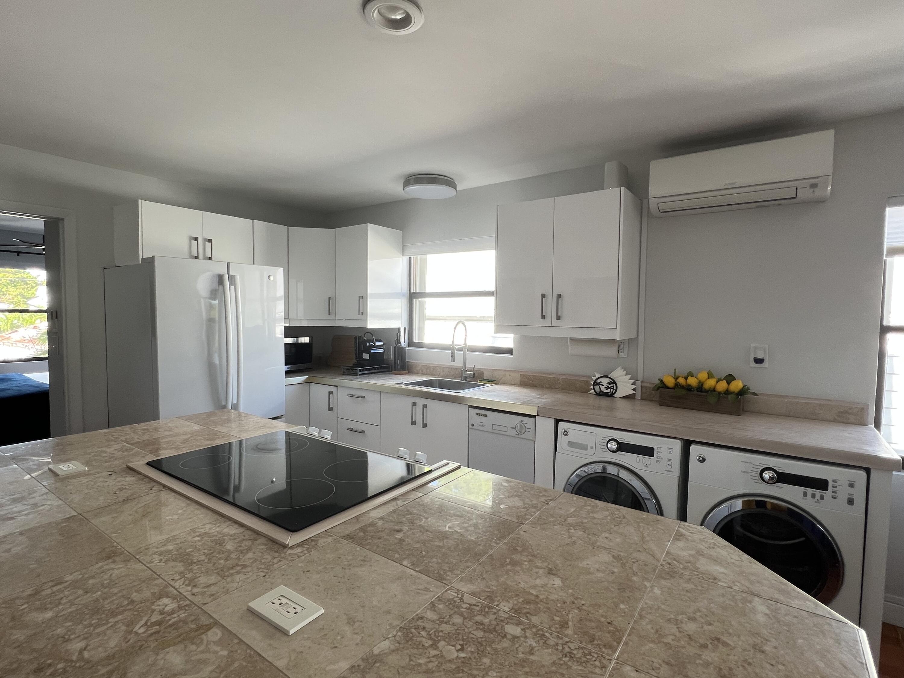 313 Catherine Street Unit: 4