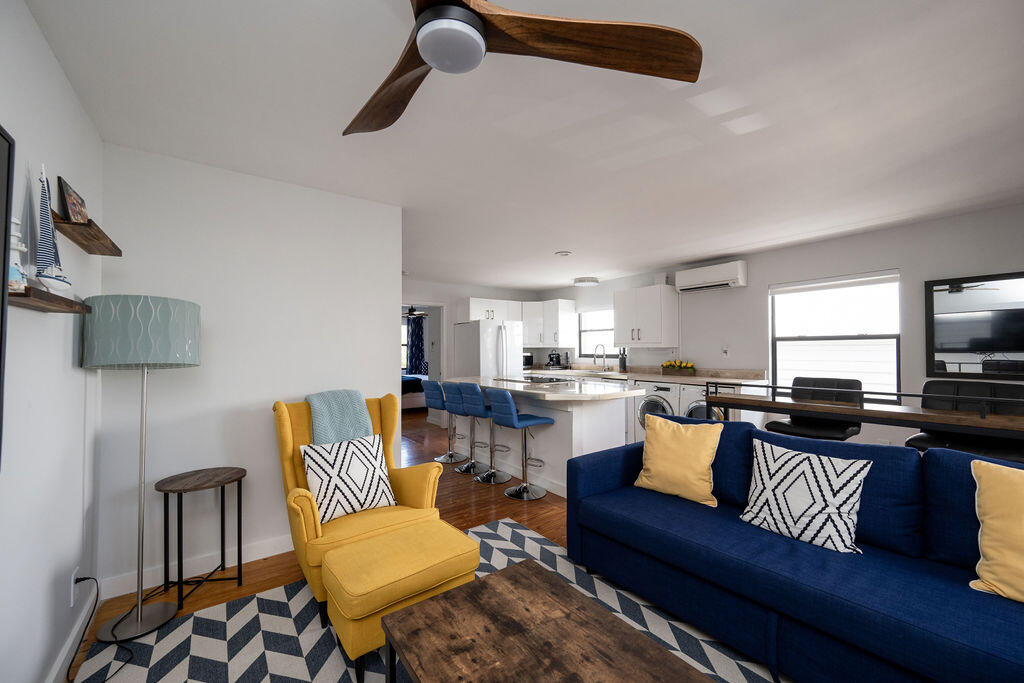 313 Catherine Street Unit: 4