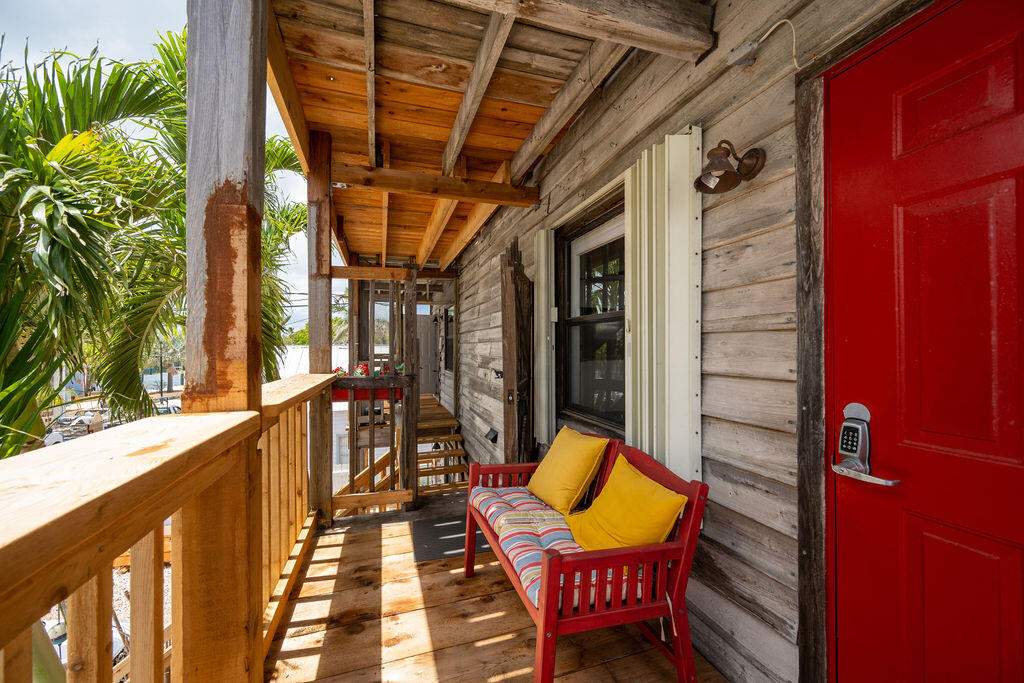 313 Catherine Street Unit: 4