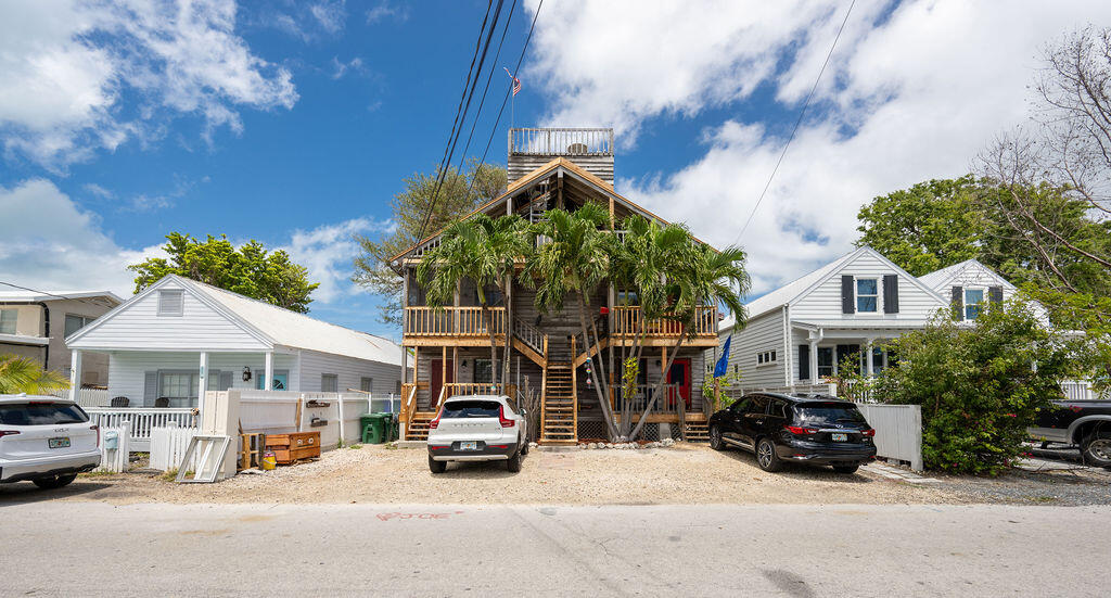 313 Catherine Street Unit: 4