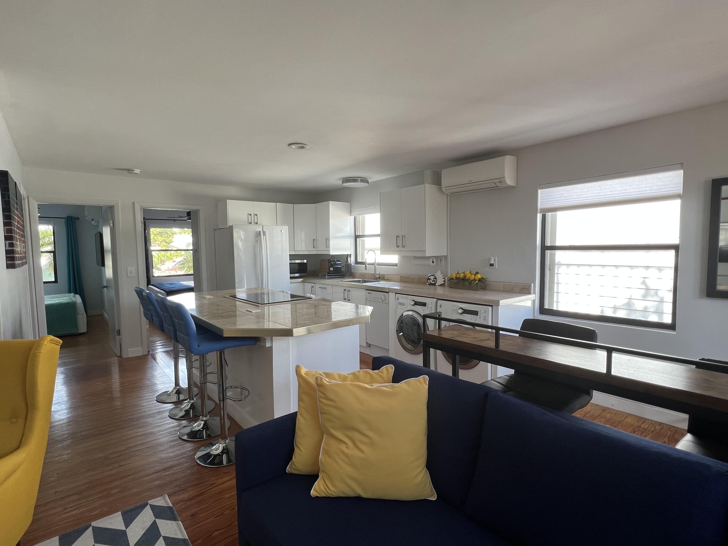 313 Catherine Street Unit: 4