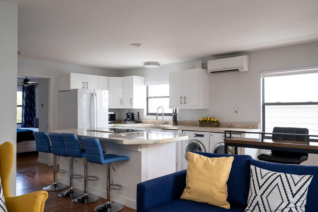 313 Catherine Street Unit: 4