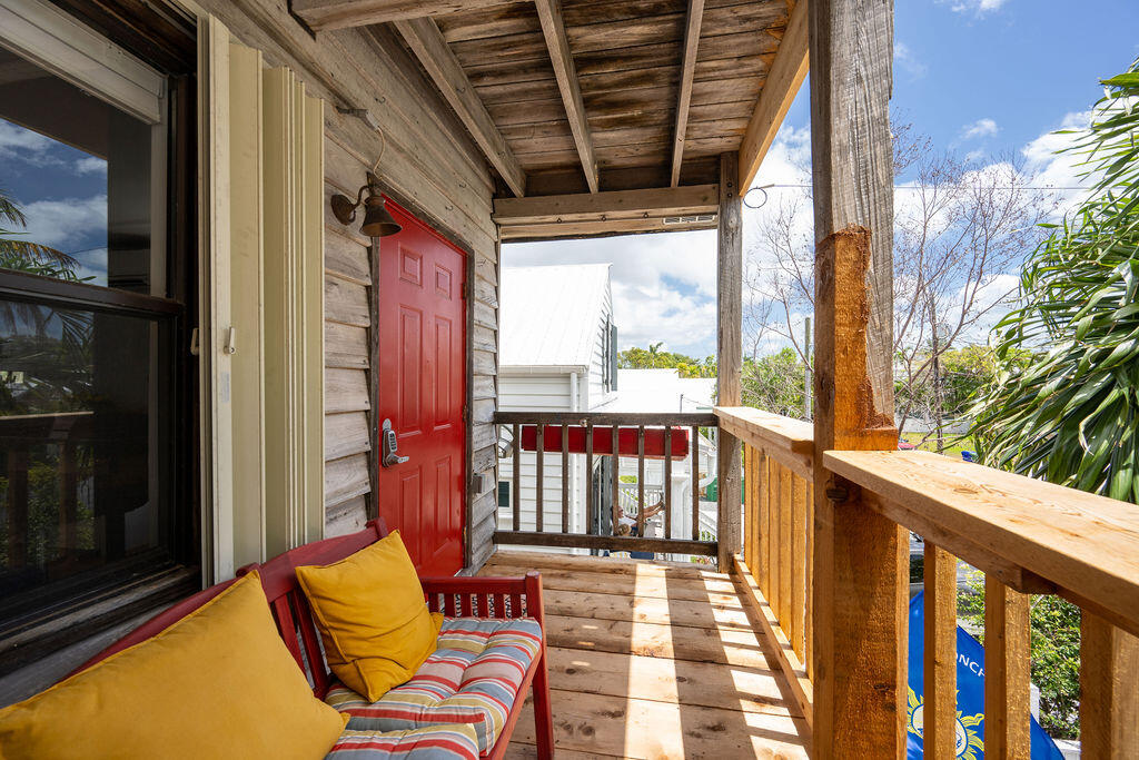 313 Catherine Street Unit: 4