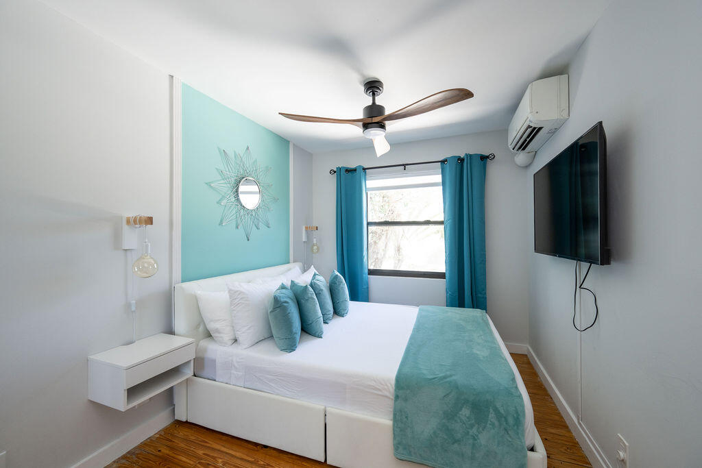 313 Catherine Street Unit: 4