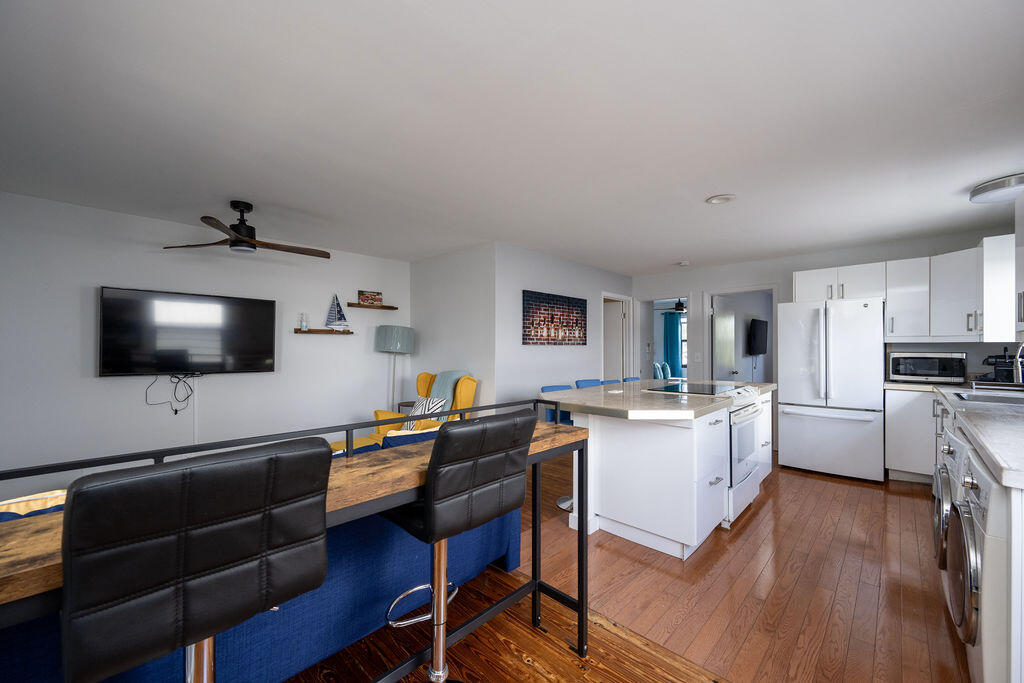 313 Catherine Street Unit: 4