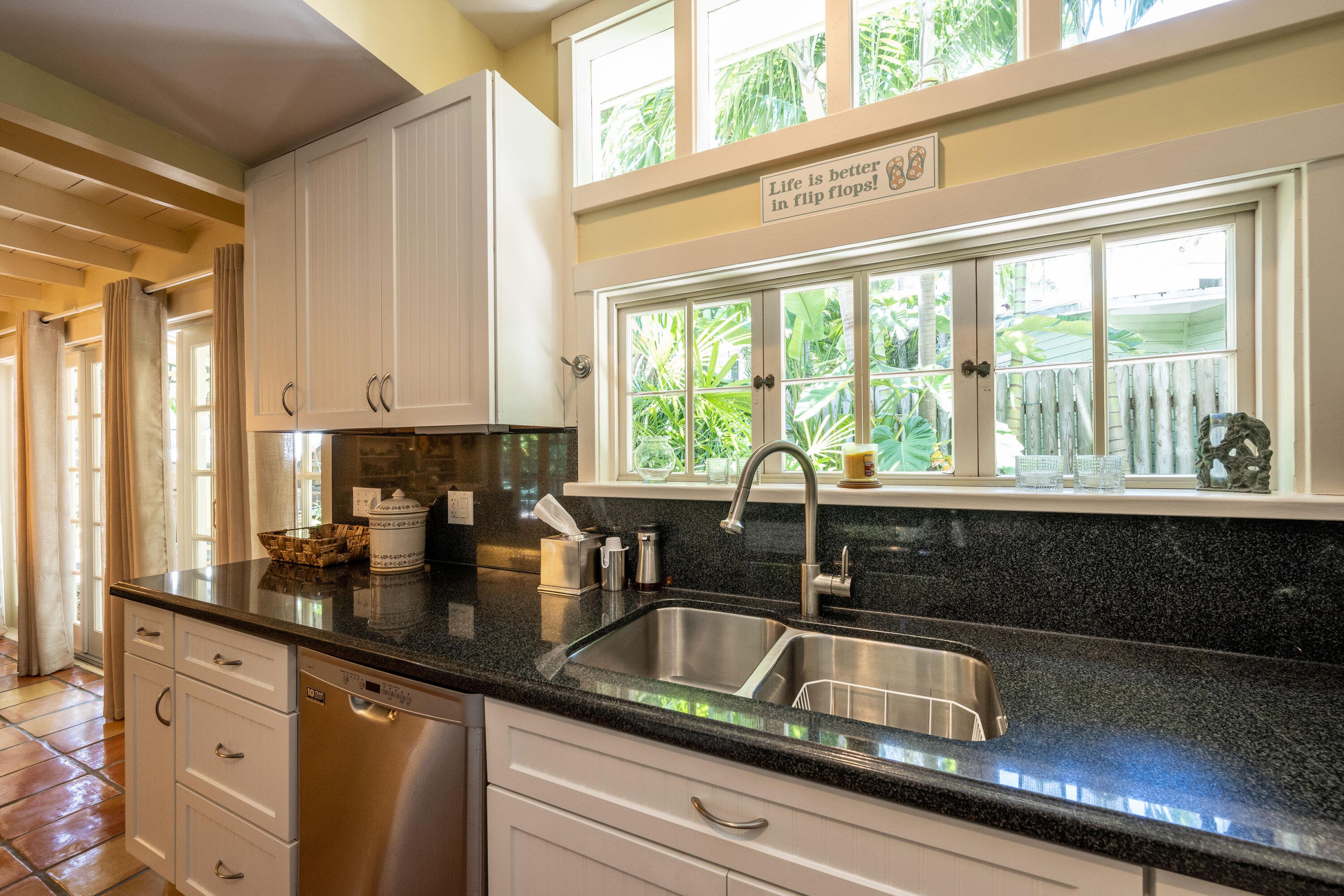 715 Windsor Lane Unit: Rear