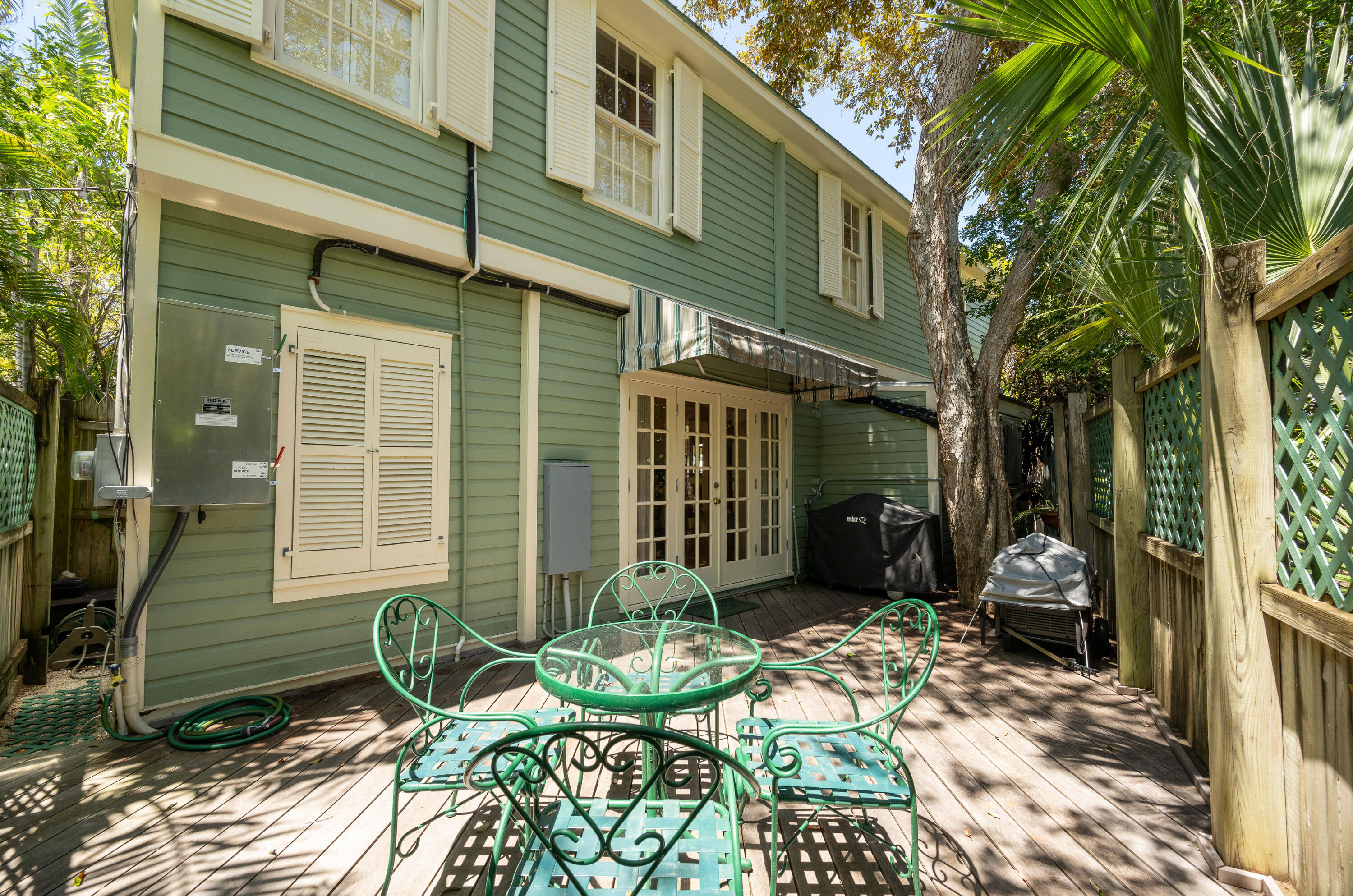 715 Windsor Lane Unit: Rear