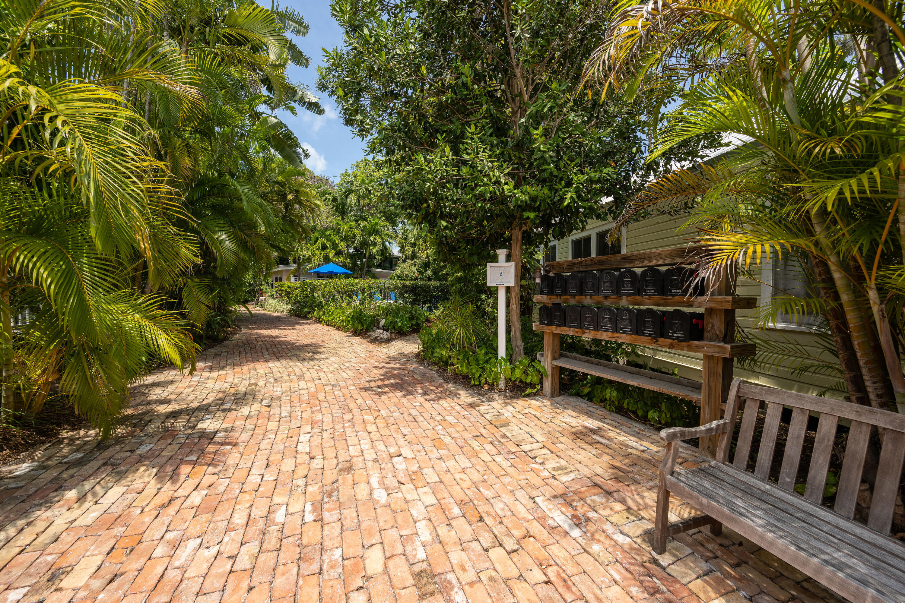 715 Windsor Lane Unit: Rear