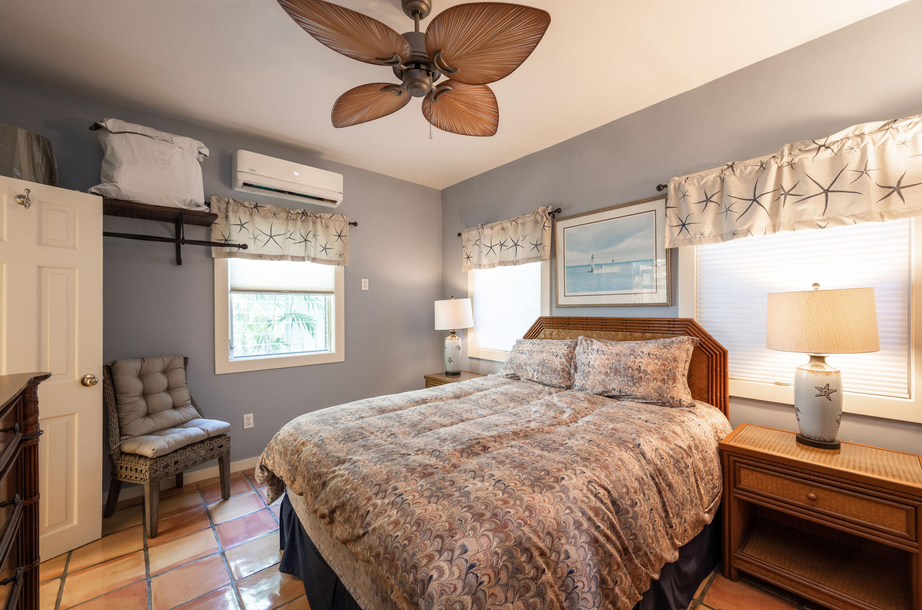 715 Windsor Lane Unit: Rear