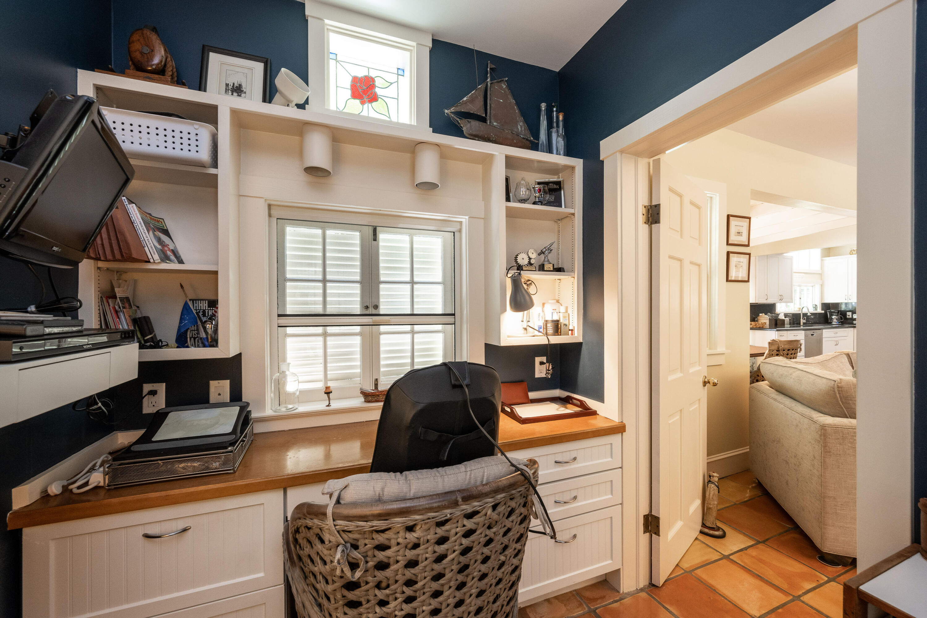 715 Windsor Lane Unit: Rear