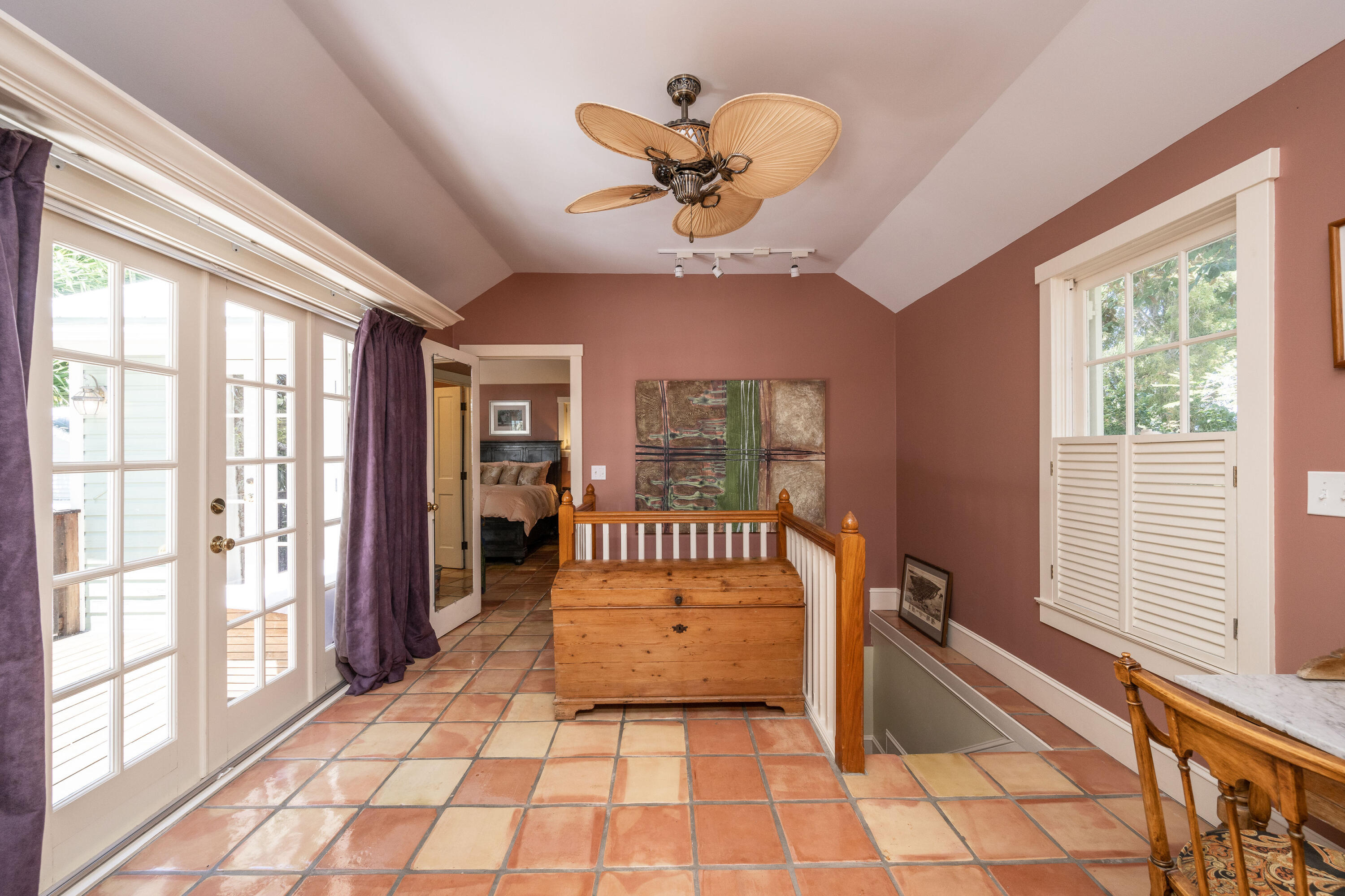 715 Windsor Lane Unit: Rear