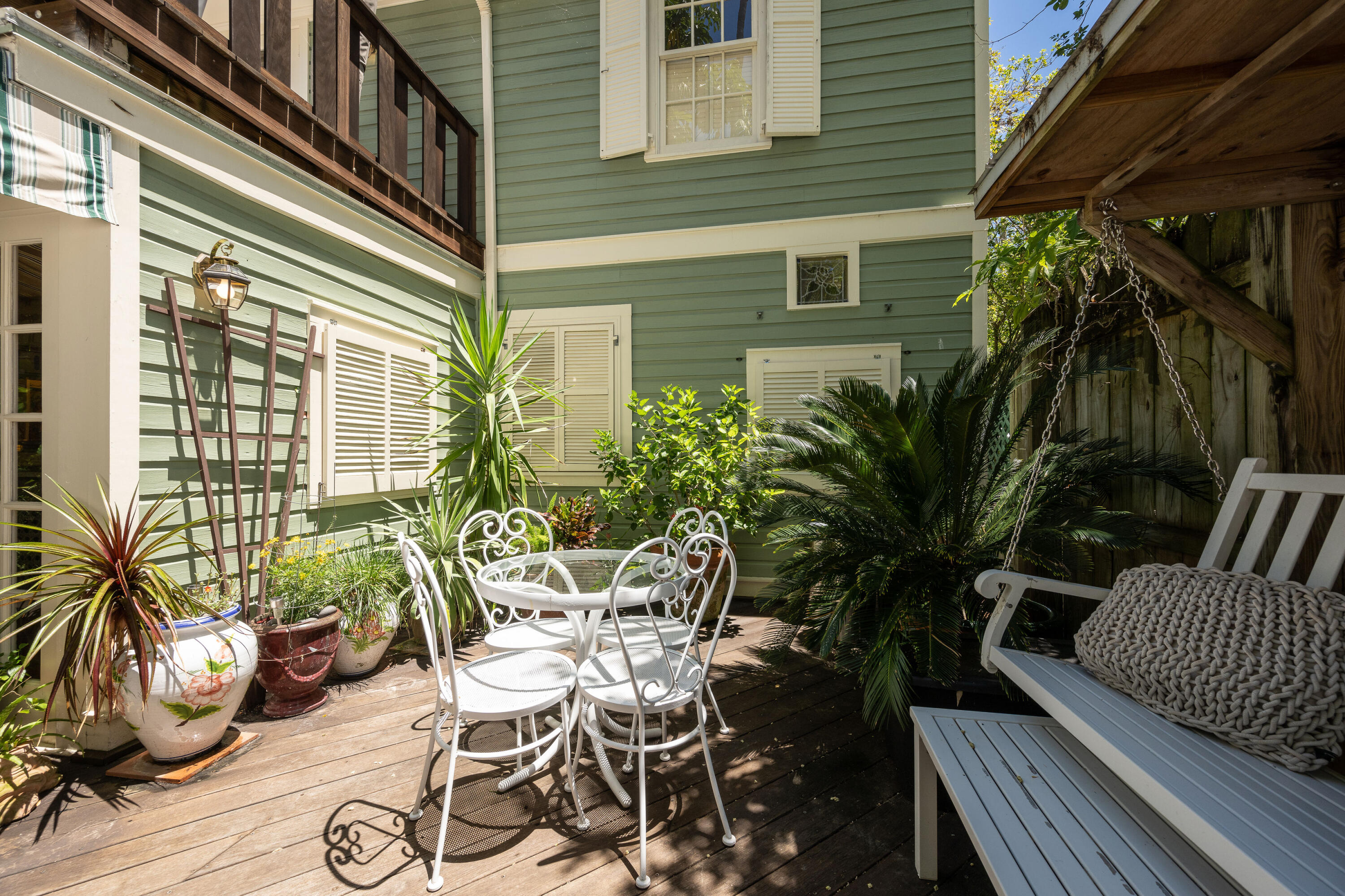 715 Windsor Lane Unit: Rear