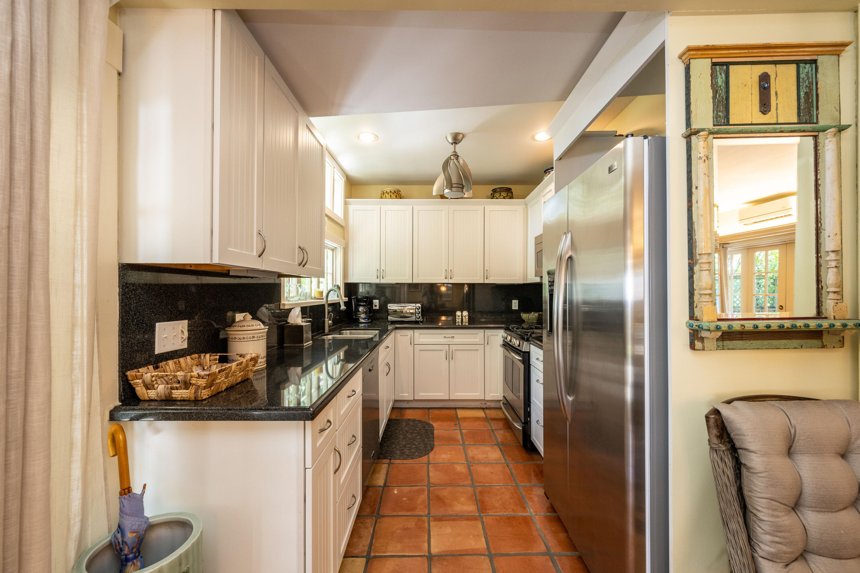 715 Windsor Lane Unit: Rear