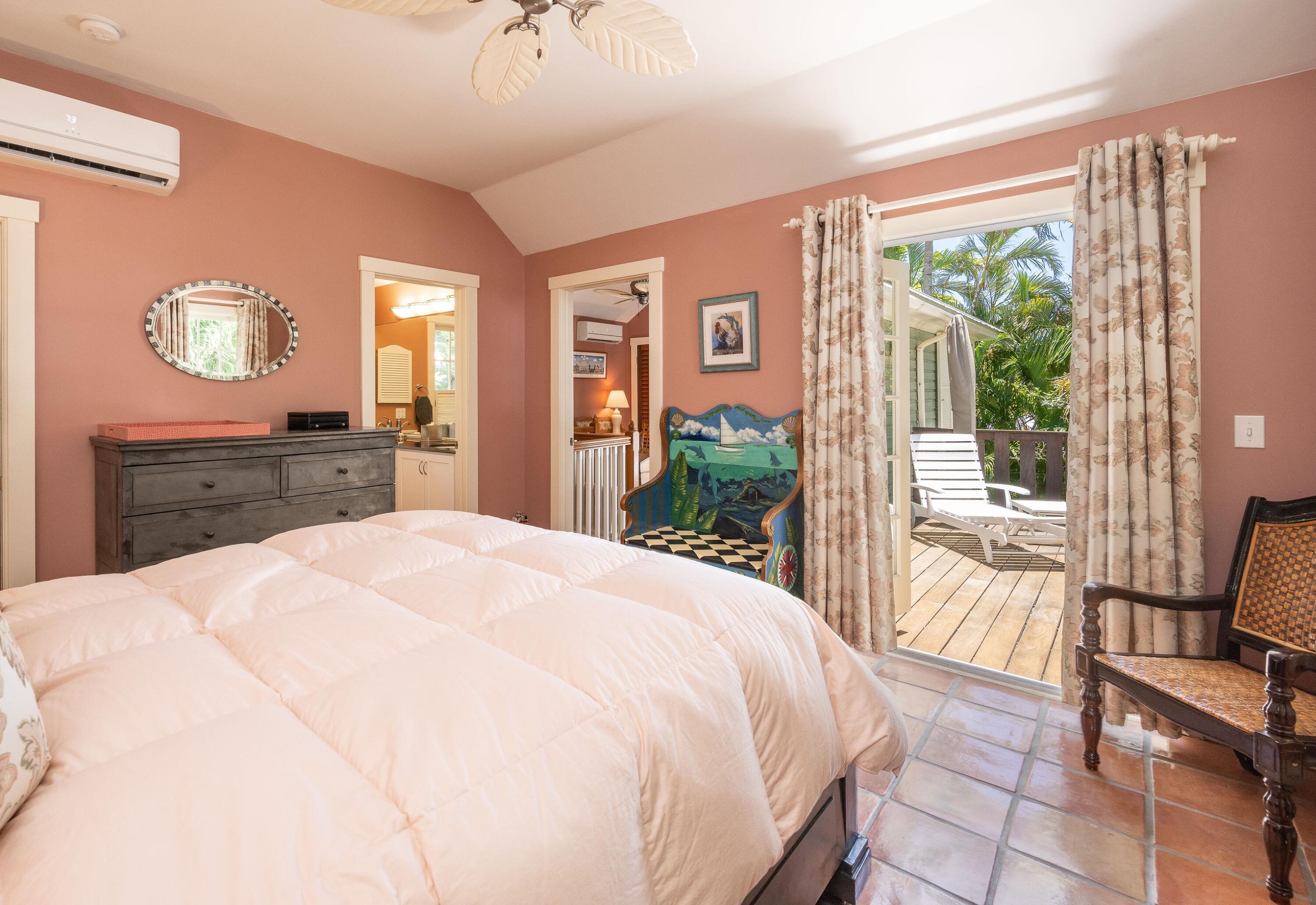 715 Windsor Lane Unit: Rear