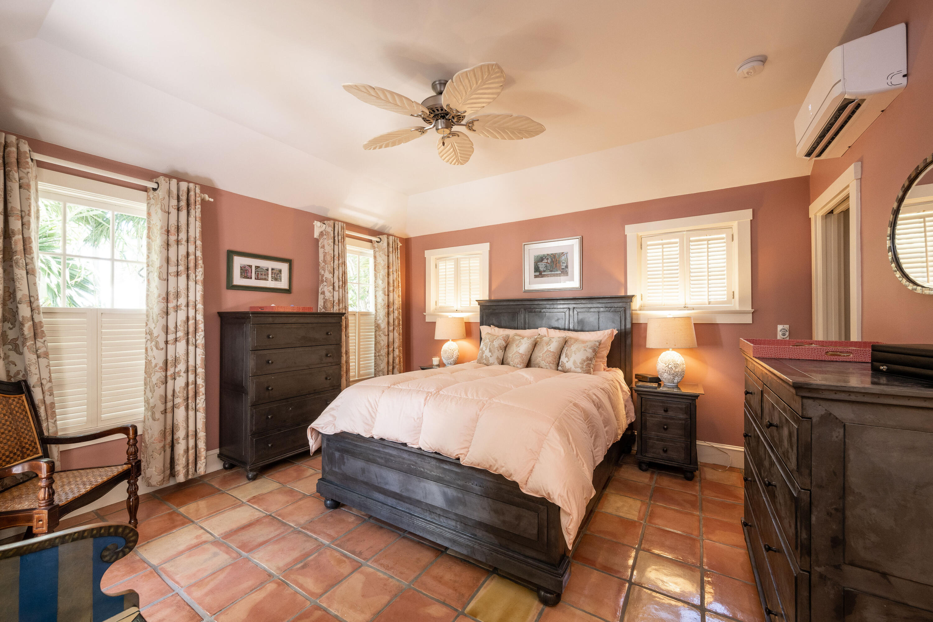 715 Windsor Lane Unit: Rear