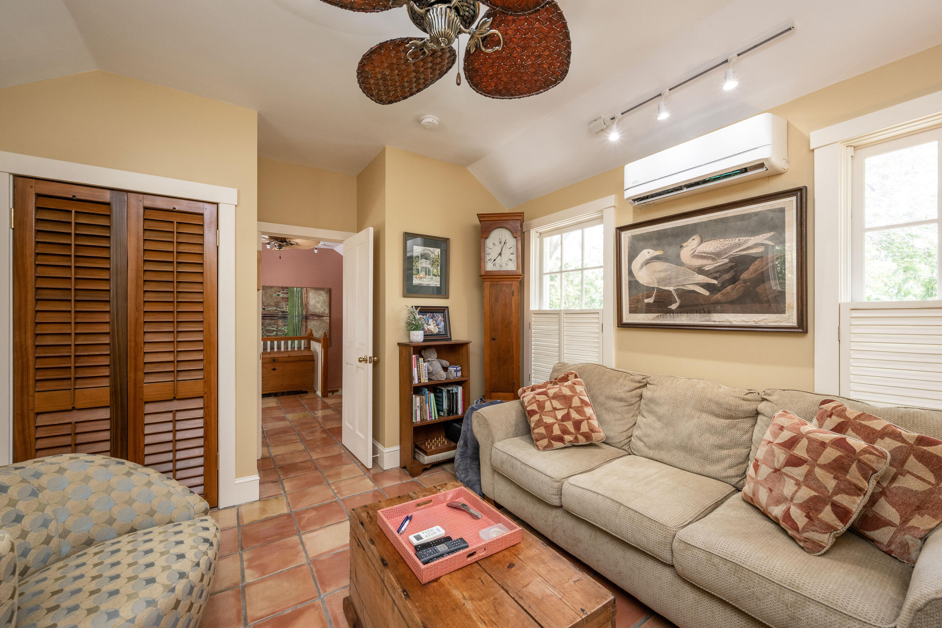 715 Windsor Lane Unit: Rear