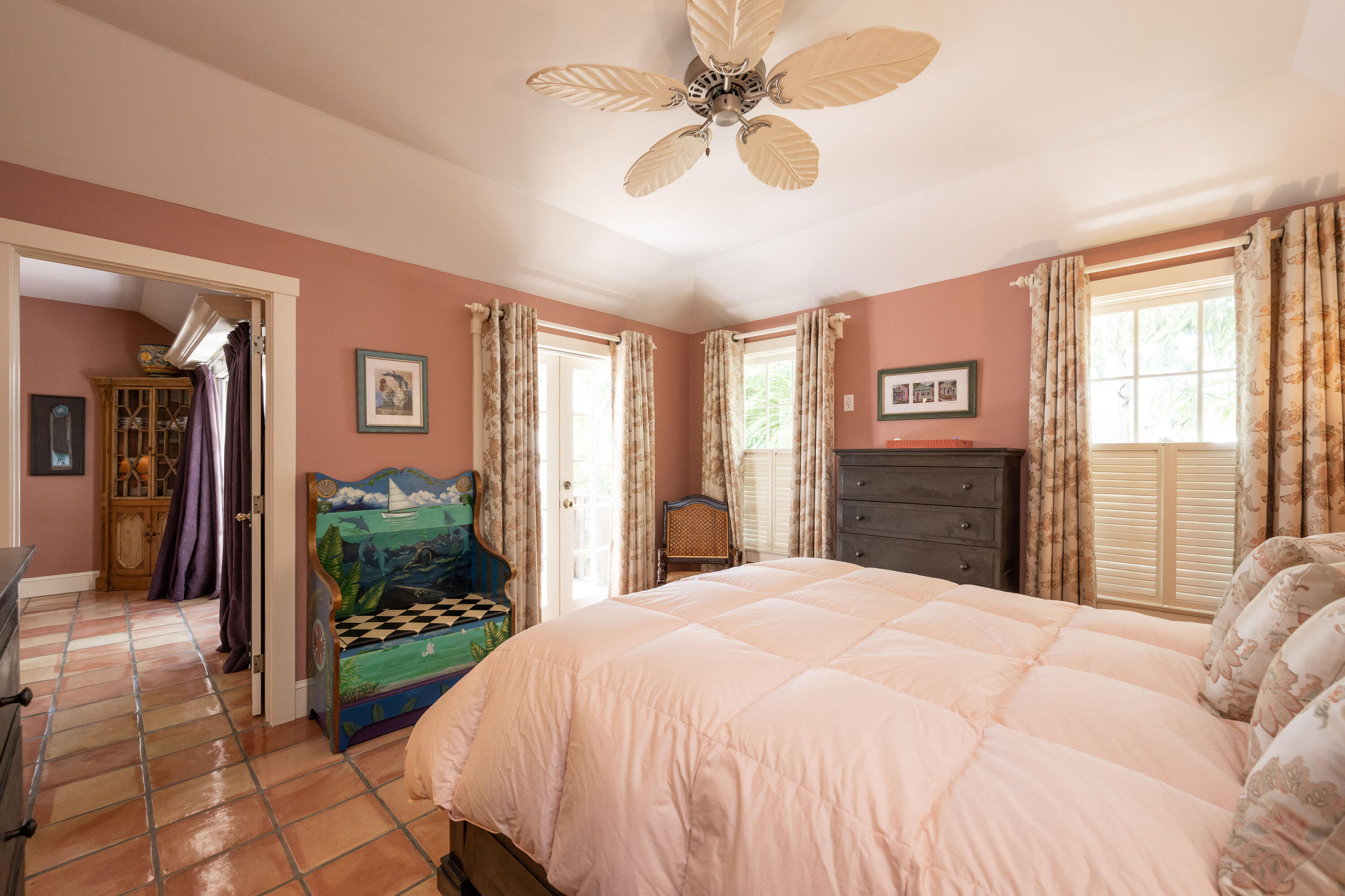 715 Windsor Lane Unit: Rear