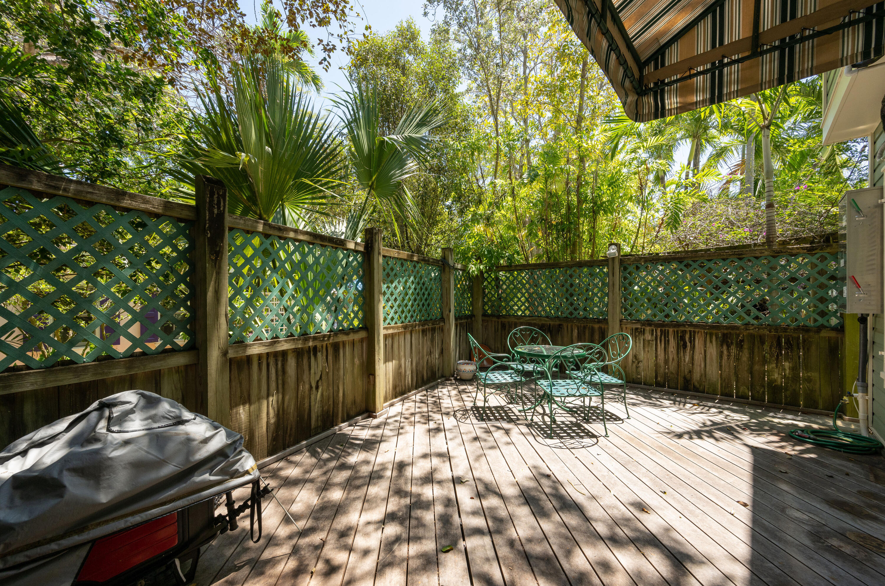 715 Windsor Lane Unit: Rear