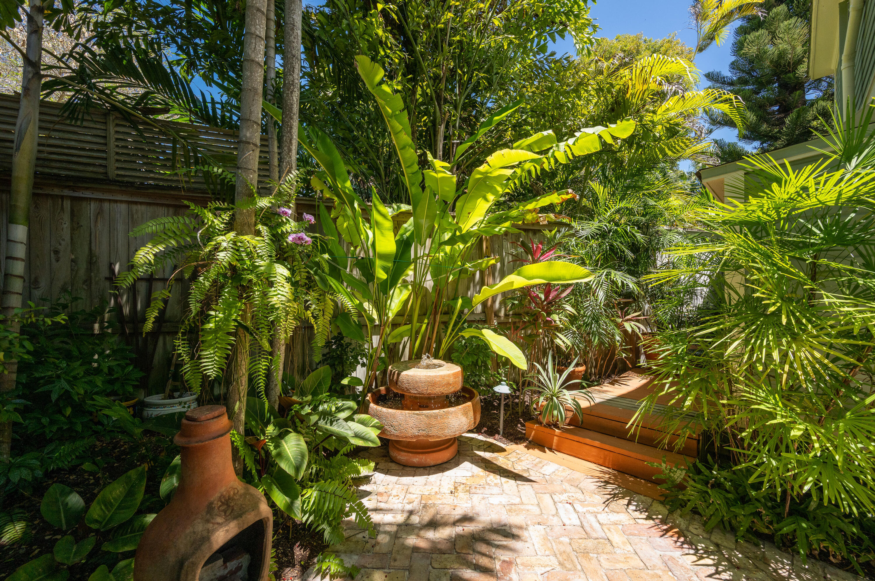 715 Windsor Lane Unit: Rear