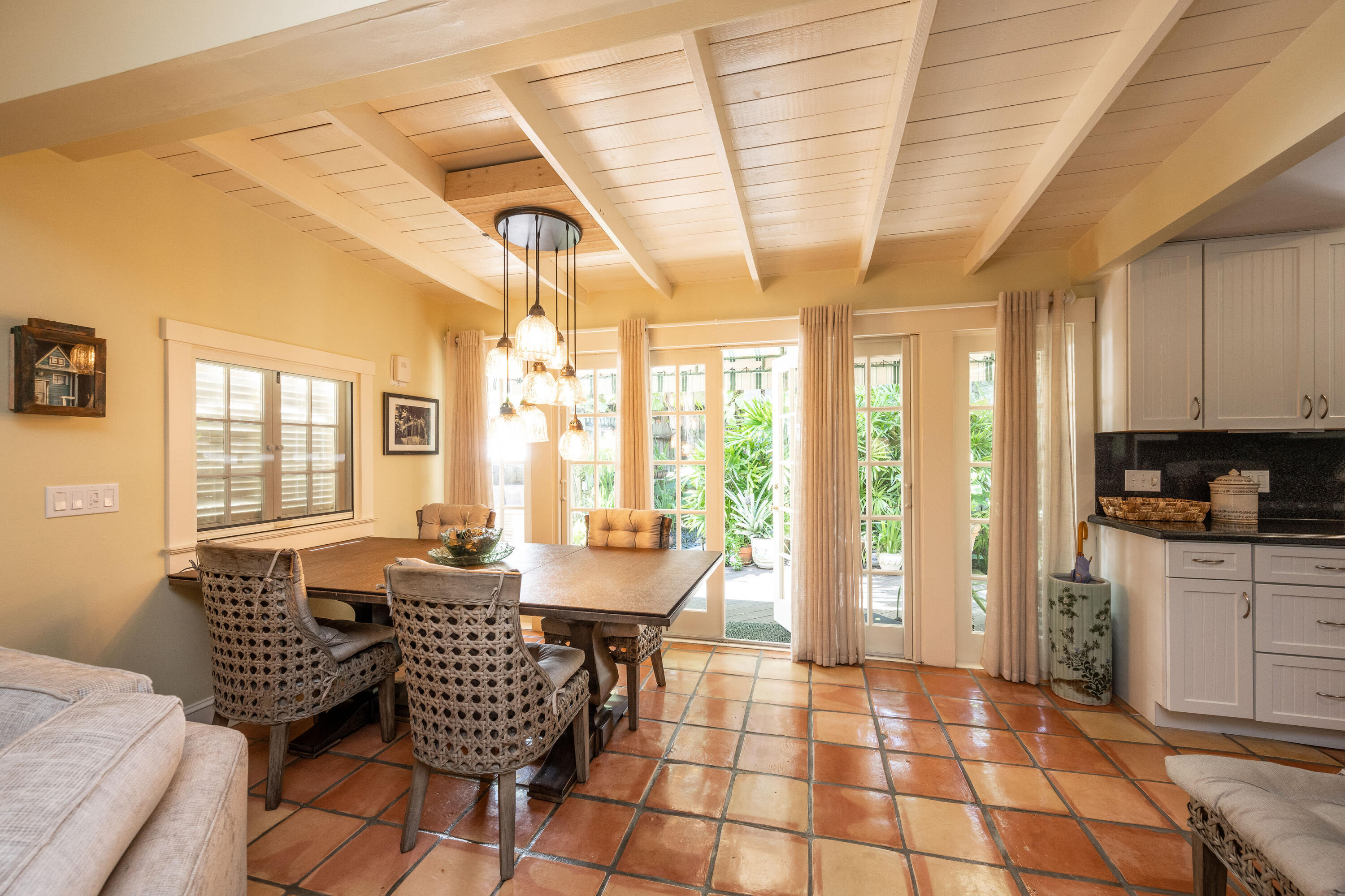 715 Windsor Lane Unit: Rear