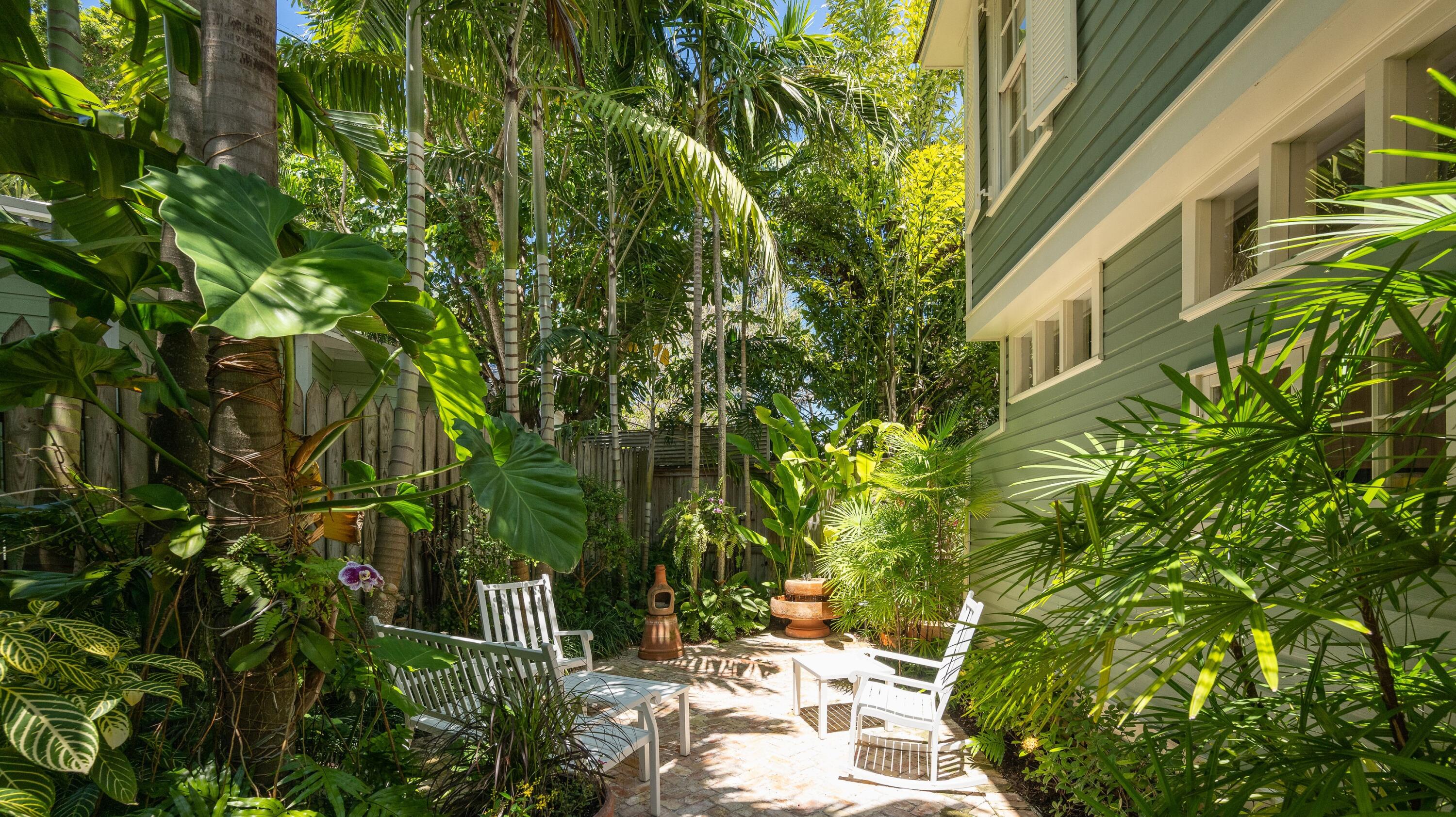 715 Windsor Lane Unit: Rear