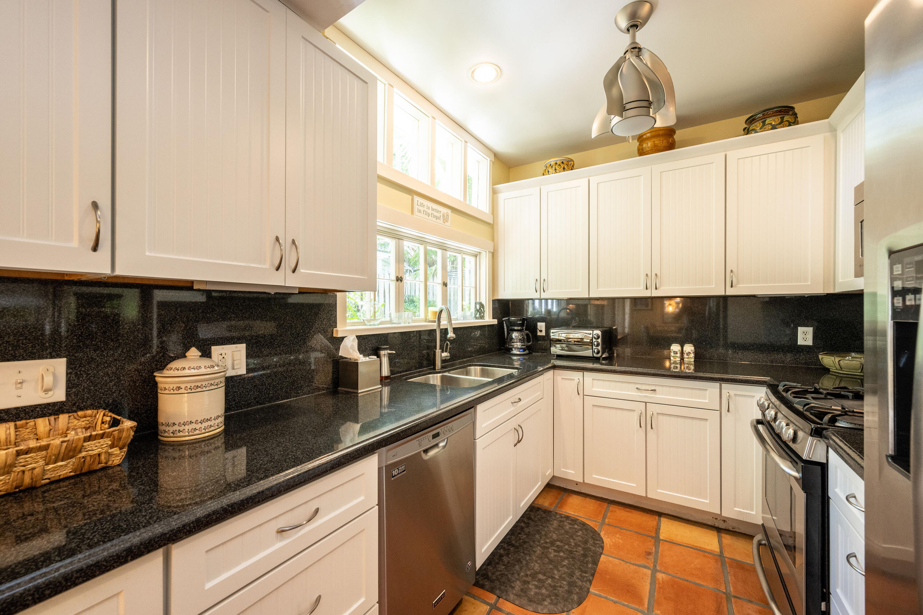 715 Windsor Lane Unit: Rear